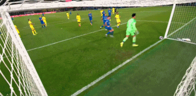 官方：胜利门将阿奇迪因击倒内维斯被停赛2场+罚款2万里亚尔